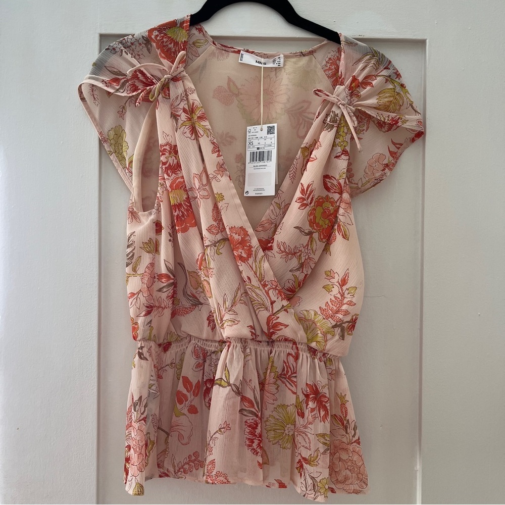 NWT Mango Faux Wrap V-Neckline Blouse in Floral Print with Defined Waist